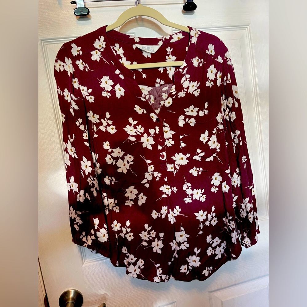 Cute floral 3/4 blouse